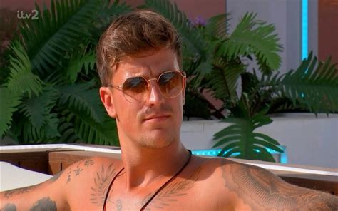 These Are The Love Island Sunglasses To Shop From The Villa.